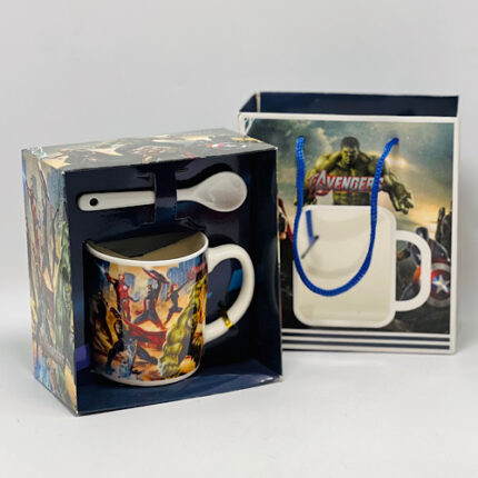 Petit coffret pour enfant avec mug et petite cuillère ( Avengers )