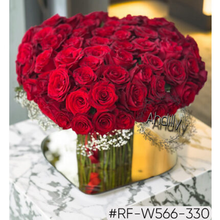 Un très grand bouquet cœur doré & roses rouges