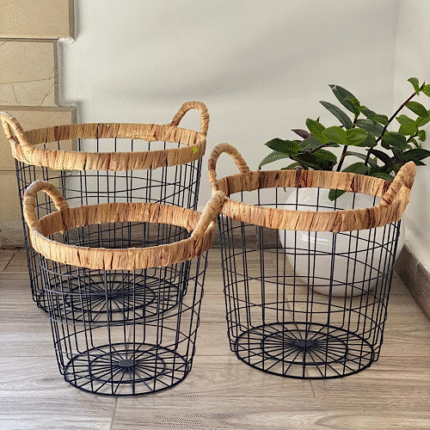 Trio de paniers en métal et rotin – élégance et rangement naturel