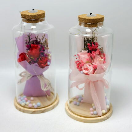 Bouquet de Fleurs éternelles sous cloche