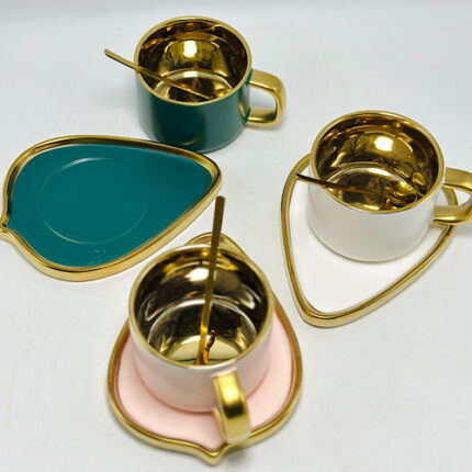 Tasse avec sous tasse & cuillère